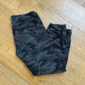 nili lotan size 6 black, grey, brown and green cam